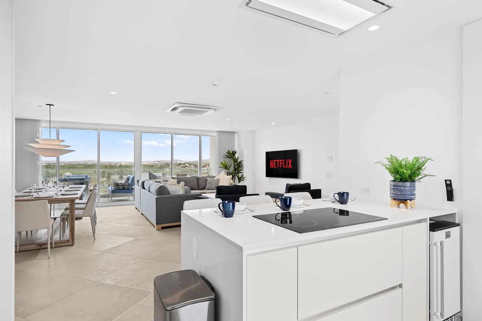A360.E52 - Luxury Coastal Condo with Panoramic Views of Aruba