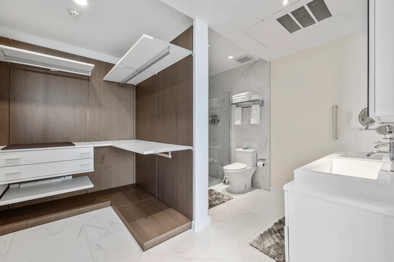 2BS-Azure232 - Luxury Oceanfront Condo at Azure | Eagle Beach
