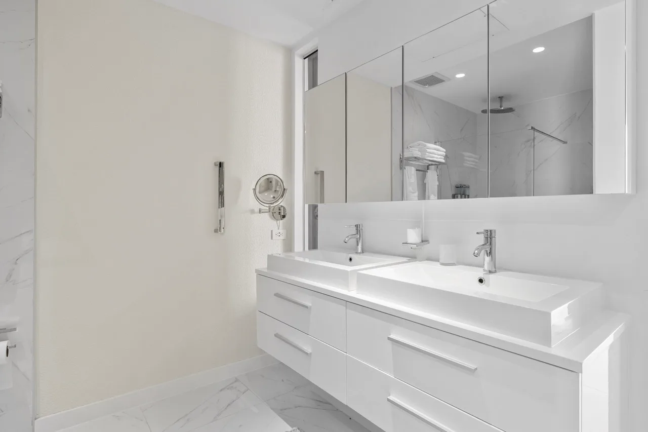 2BS-Azure232 - Luxury Oceanfront Condo at Azure | Eagle Beach