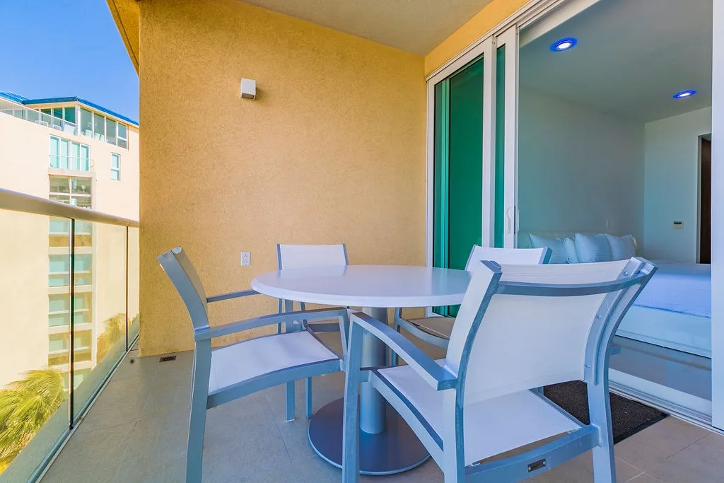 2BS-Blue522 - Bright and Modern Oceanview Getaway 2BDR unit.