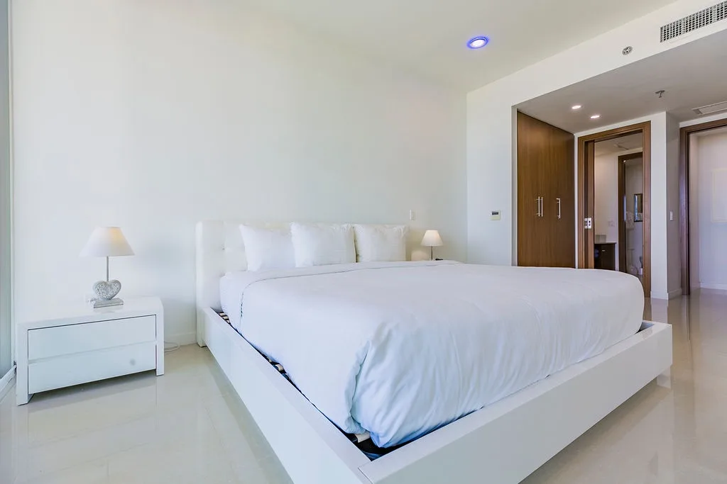 2BS-Blue522 - Bright and Modern Oceanview Getaway 2BDR unit.
