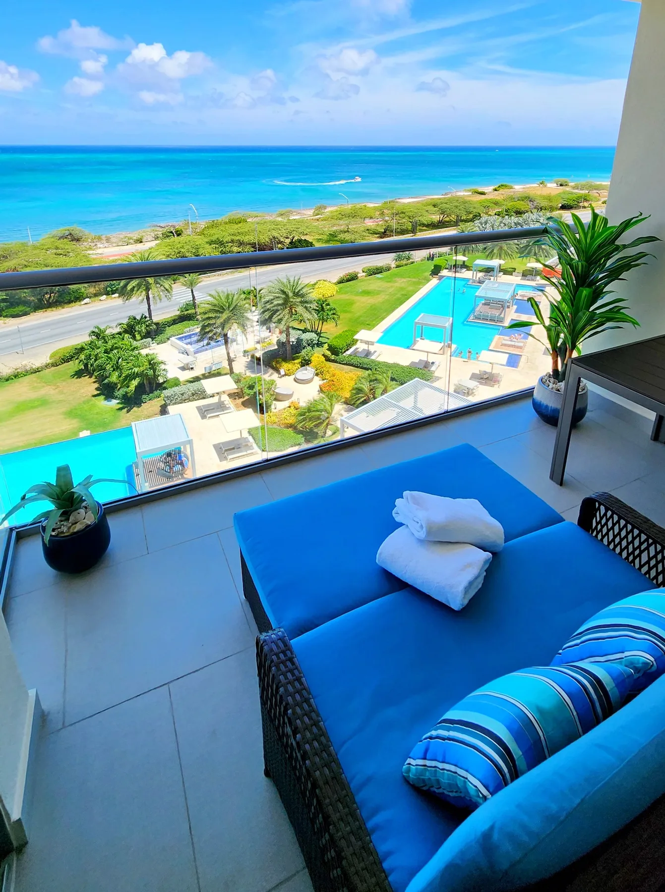 2BS-Azure623 - Author’s Beach Chic Ocean View Condo