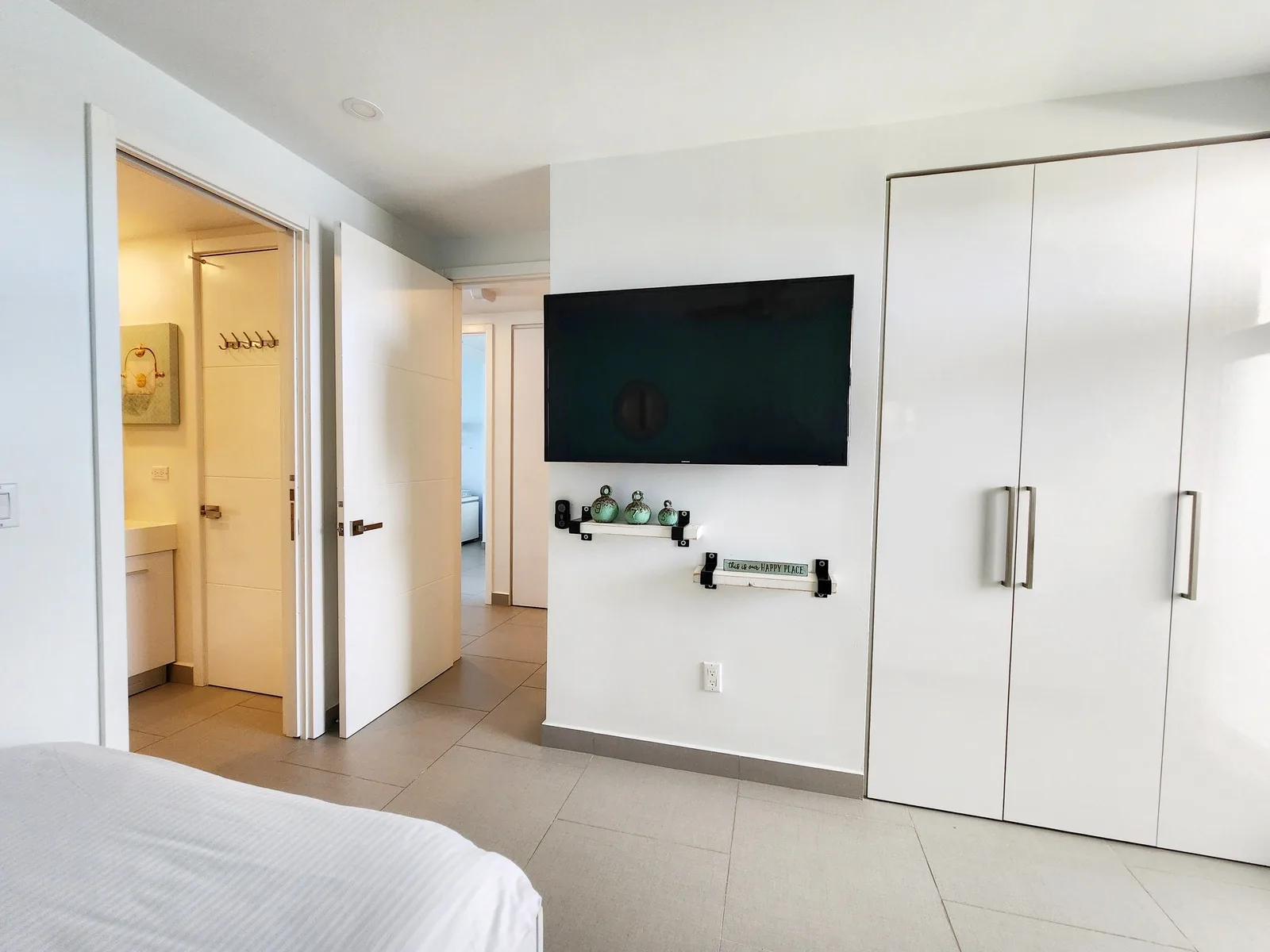 2BS-Azure623 - Author’s Beach Chic Ocean View Condo