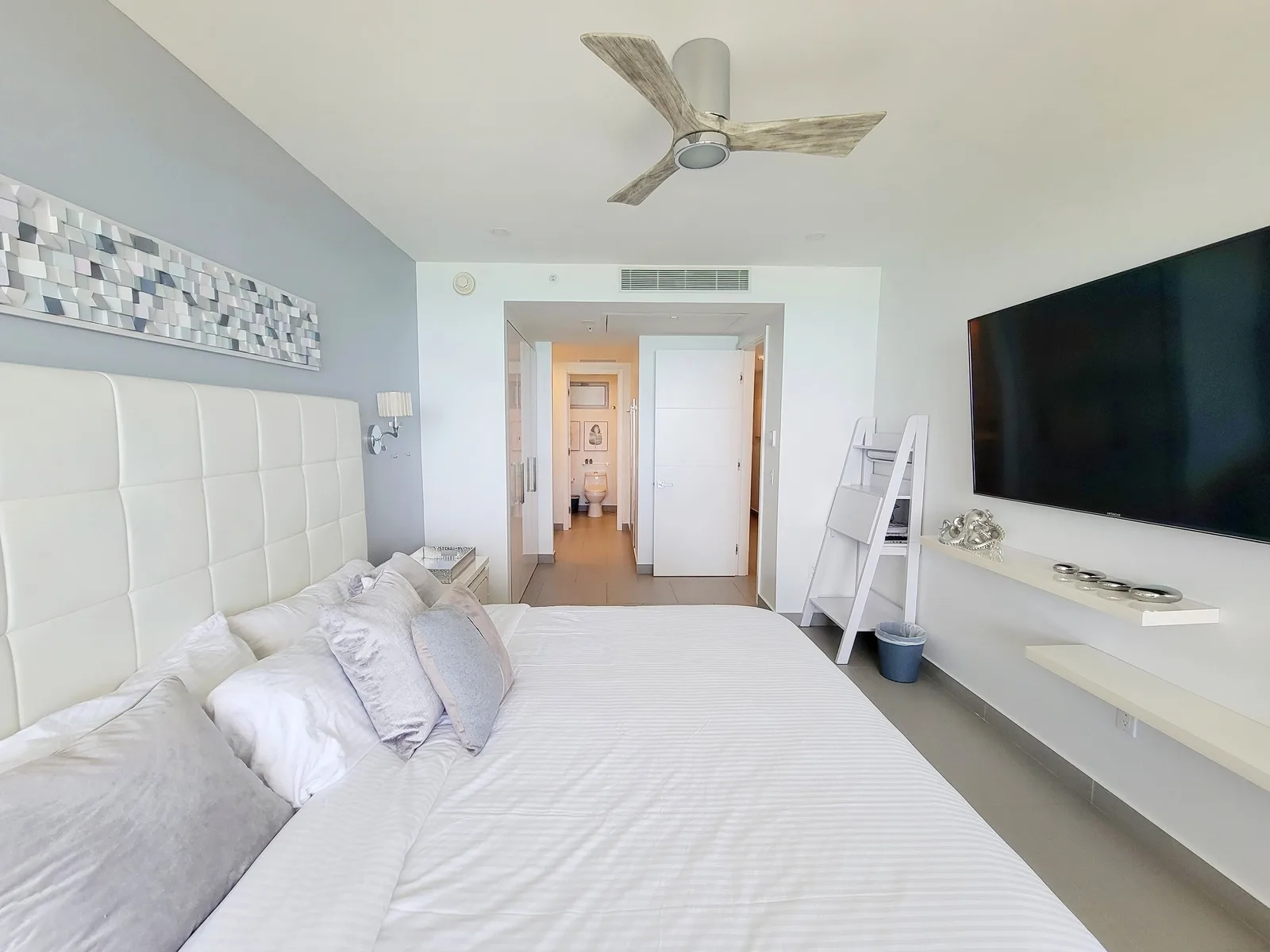 2BS-Azure623 - Author’s Beach Chic Ocean View Condo