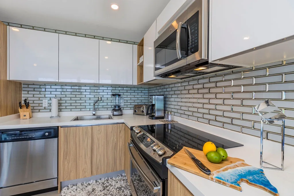 2BS-Azure623 - Author’s Beach Chic Ocean View Condo