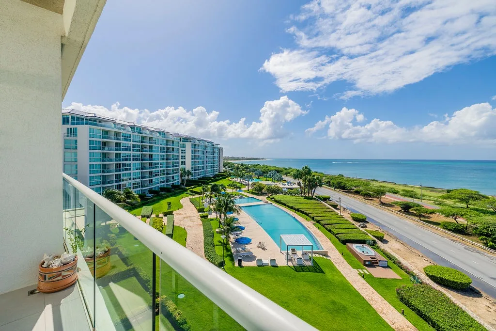 3BS-Blue511 - The Heart of Aruba Condo