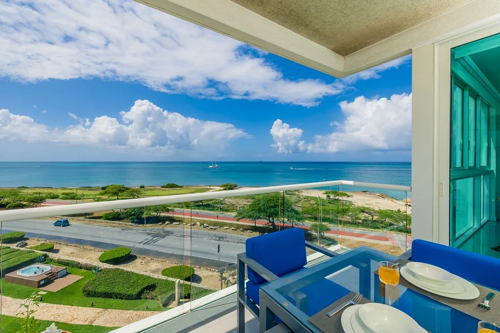 3BS-Blue511 - The Heart of Aruba Condo