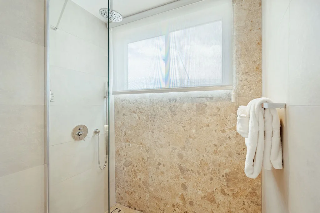 A360.E62- Luxury 3BR Suite with Terrace Near Eagle Beach