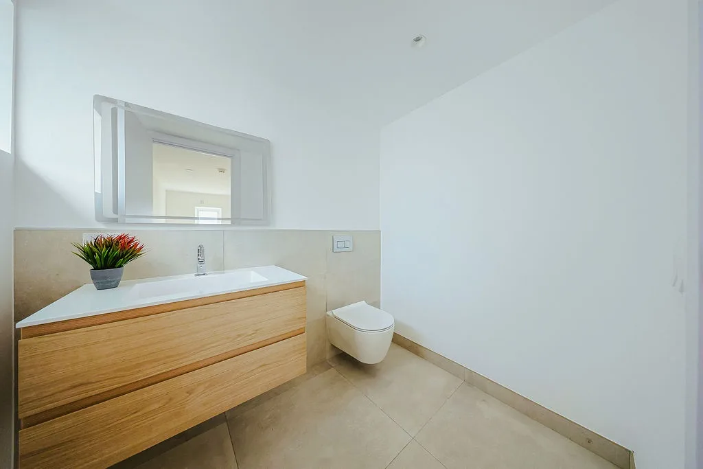 A360.E62- Luxury 3BR Suite with Terrace Near Eagle Beach