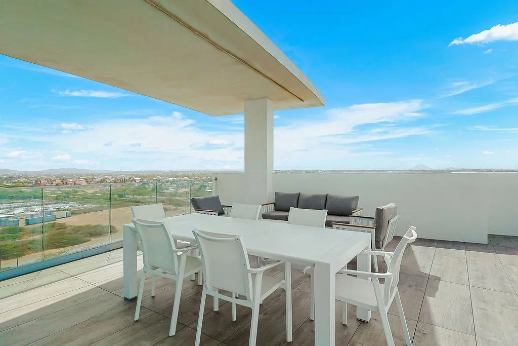 A360.E62- Luxury 3BR Suite with Terrace Near Eagle Beach
