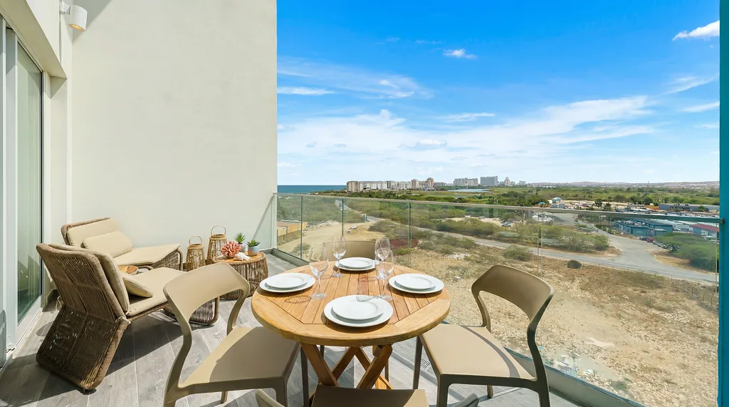 A360.E62- Luxury 3BR Suite with Terrace Near Eagle Beach