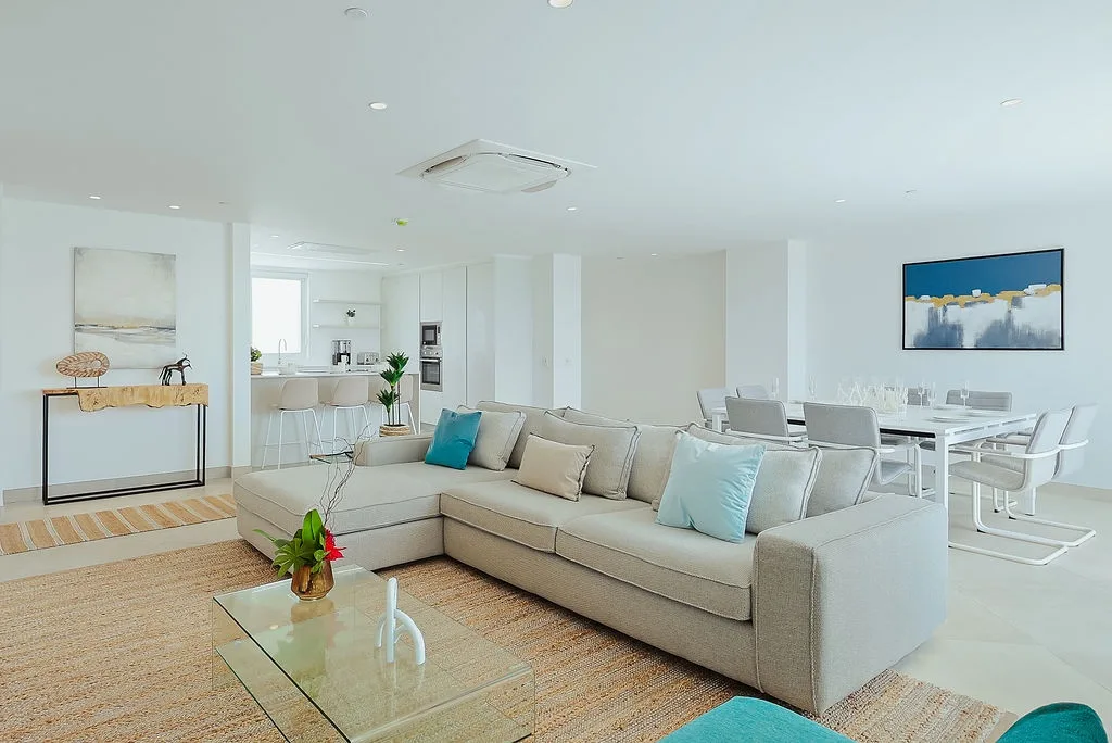 A360.E62- Luxury 3BR Suite with Terrace Near Eagle Beach