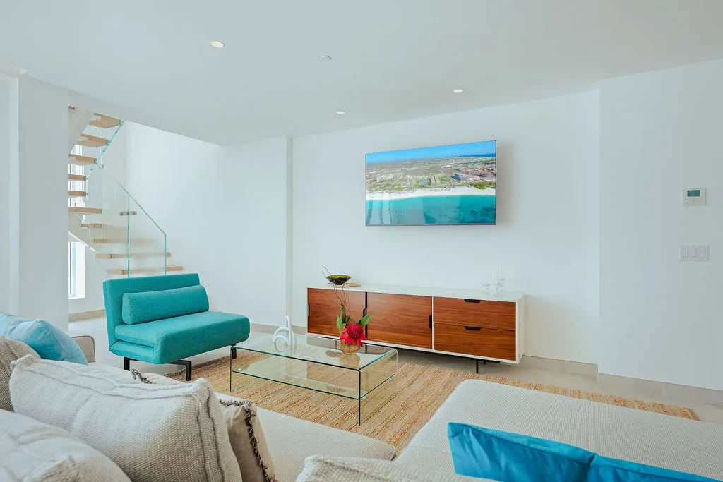 A360.E62- Luxury 3BR Suite with Terrace Near Eagle Beach