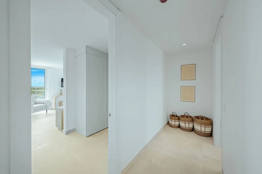 A360.E62- Luxury 3BR Suite with Terrace Near Eagle Beach