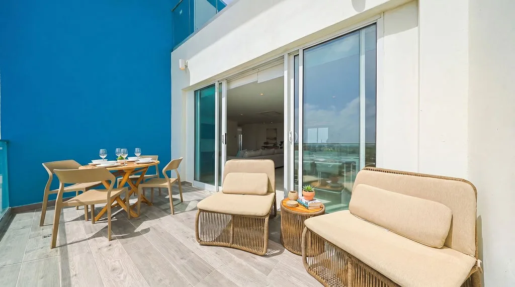 A360.E62- Luxury 3BR Suite with Terrace Near Eagle Beach