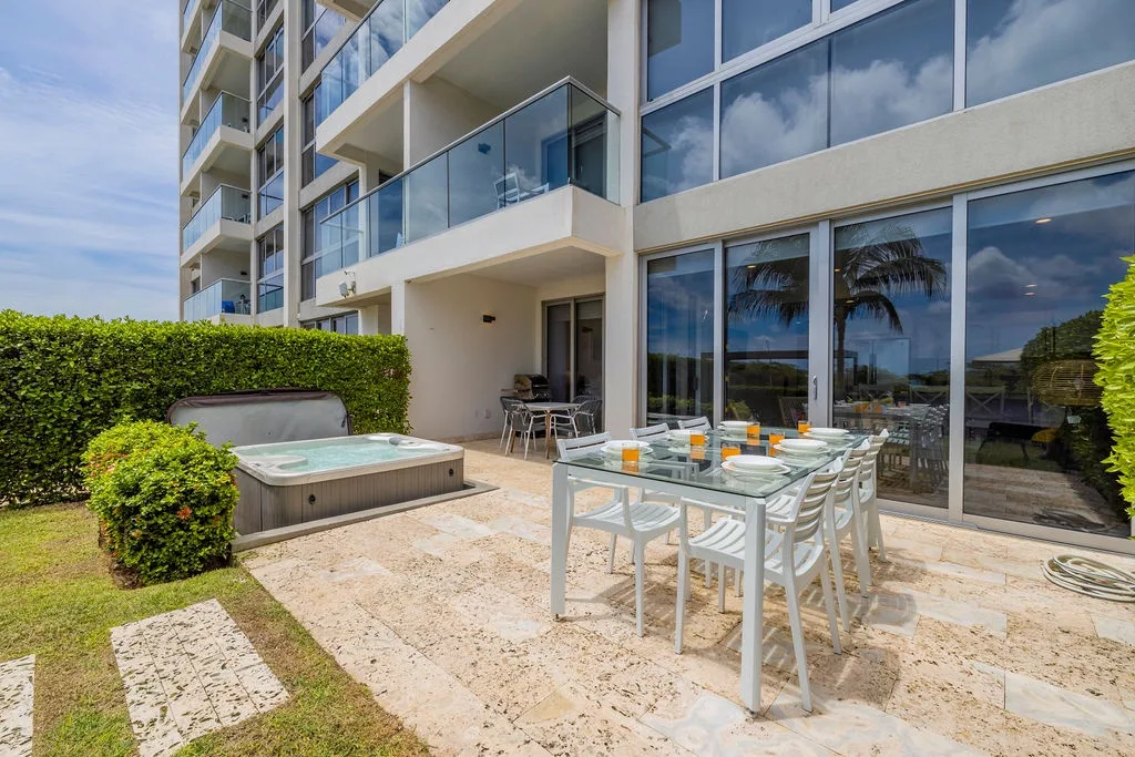 2BSGF-Azure114 - Luxurious Beach Vibes Retreat w/ Private Hot Tub