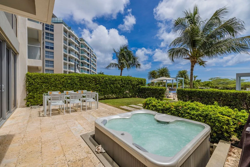2BSGF-Azure114 - Luxurious Beach Vibes Retreat w/ Private Hot Tub