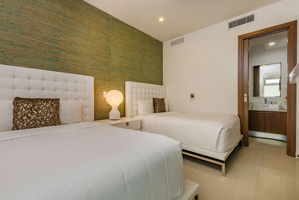 1BS-Blue424 - Convenience and luxury Condo for 4