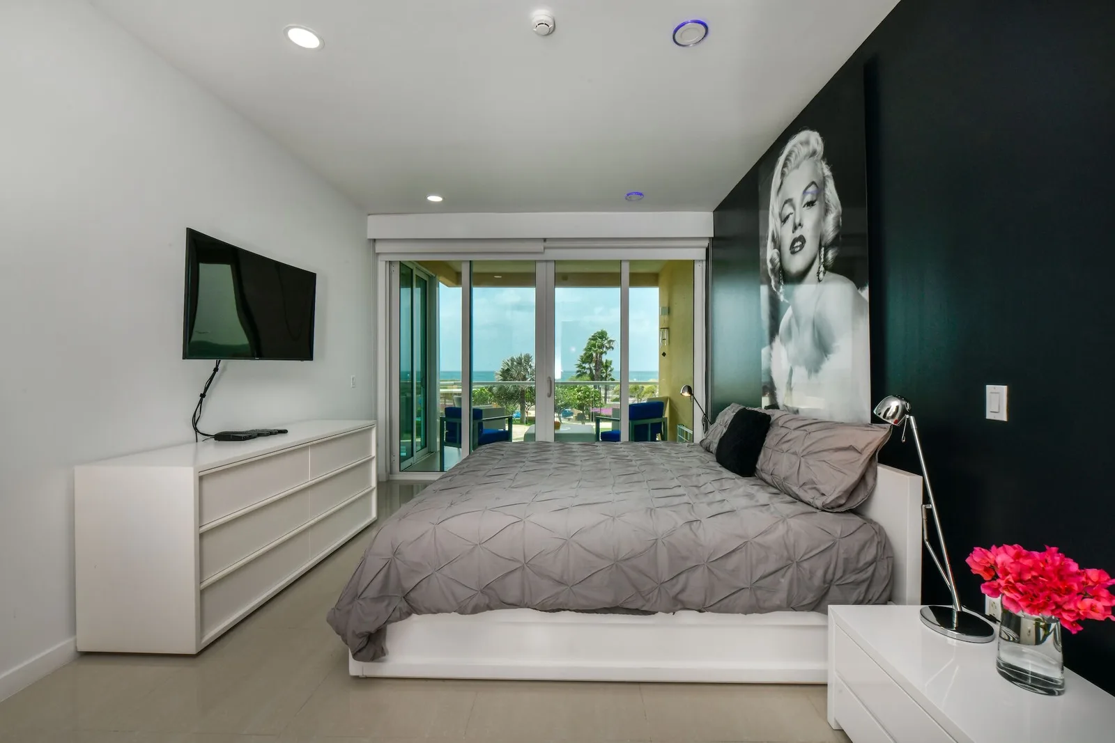 3BS-Blue226 - Luxury 5* 3 bdr Oceanfront condo between both Eagle & Palm Beach!