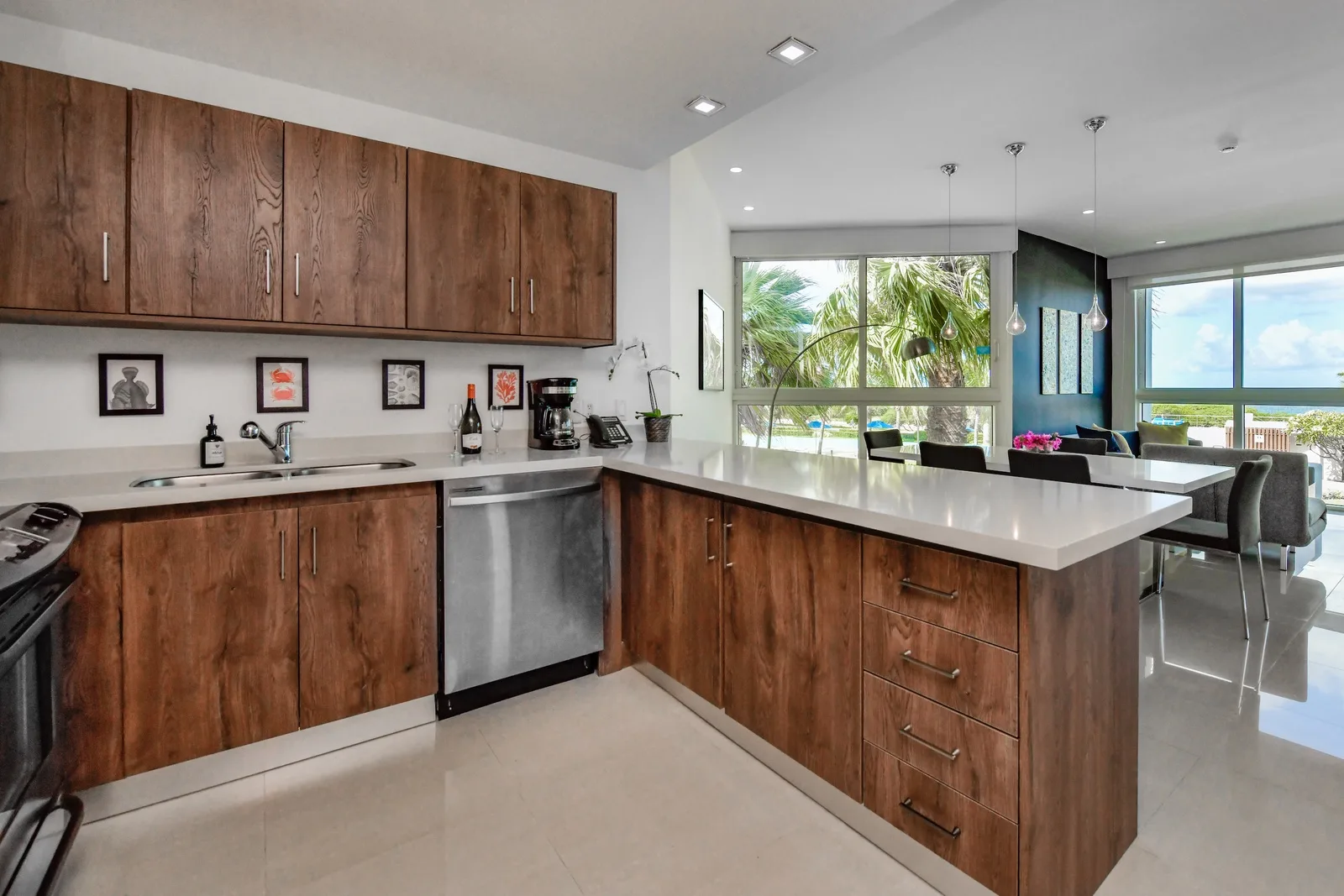 3BS-Blue226 - Luxury 5* 3 bdr Oceanfront condo between both Eagle & Palm Beach!