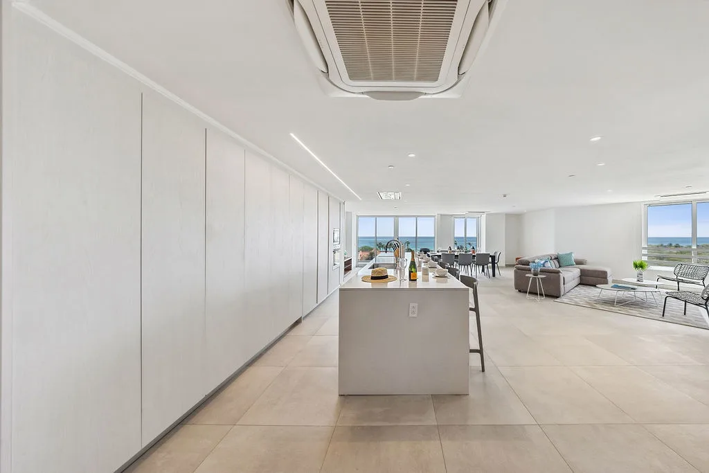 A360.W42 - Elegant 4BR Retreat | Steps to Eagle Beach