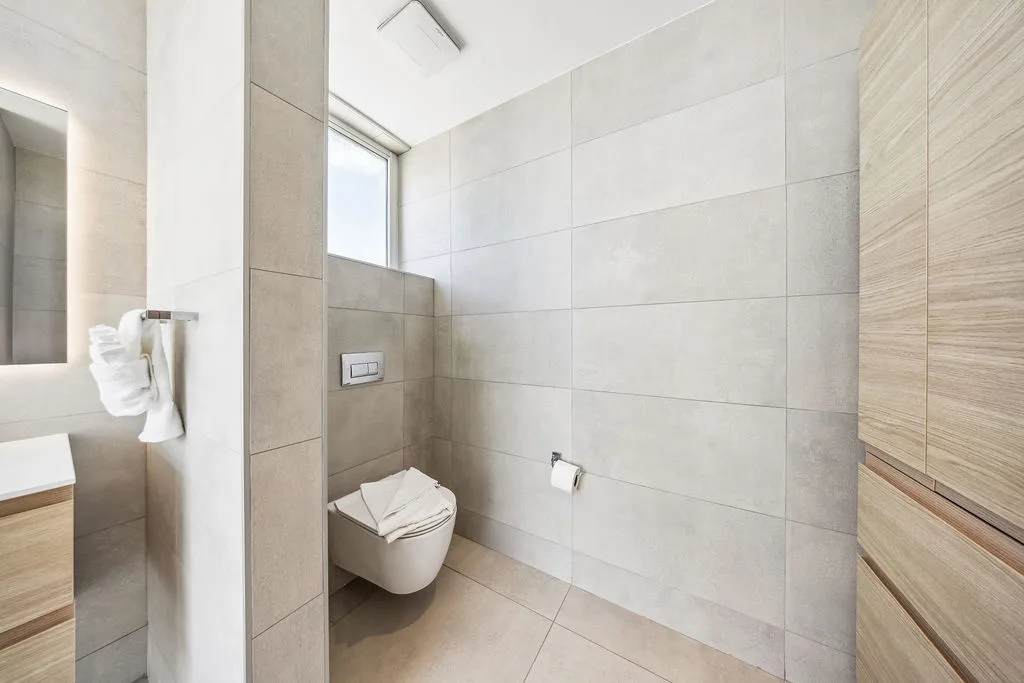 A360.W42 - Elegant 4BR Retreat | Steps to Eagle Beach