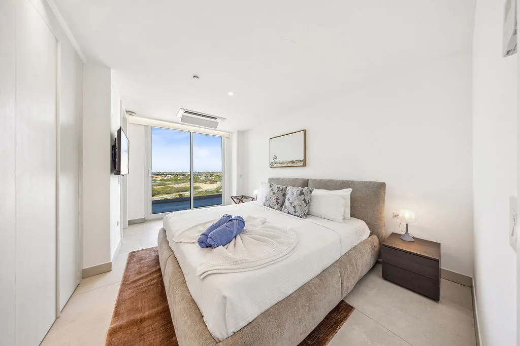 A360.W42 - Elegant 4BR Retreat | Steps to Eagle Beach