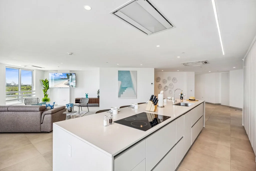 A360.W42 - Elegant 4BR Retreat | Steps to Eagle Beach
