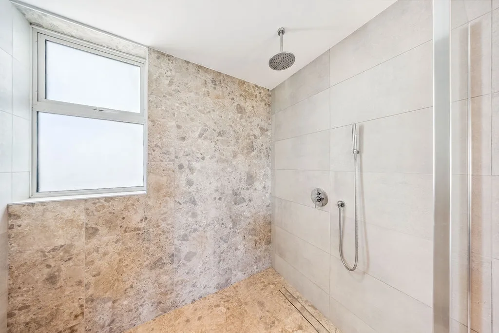 A360.W42 - Elegant 4BR Retreat | Steps to Eagle Beach