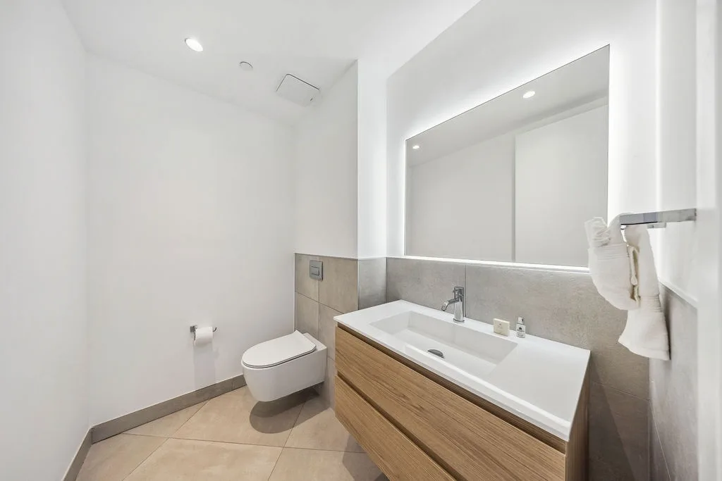 A360.W42 - Elegant 4BR Retreat | Steps to Eagle Beach