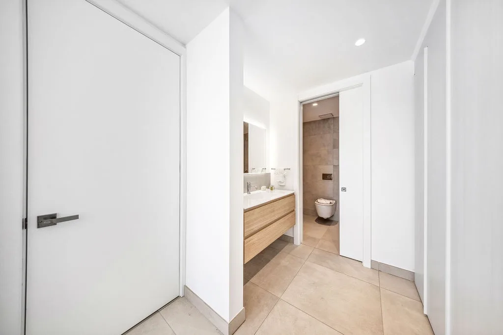 A360.W42 - Elegant 4BR Retreat | Steps to Eagle Beach