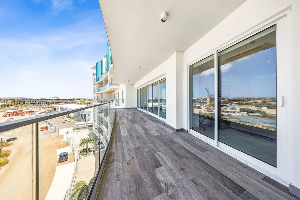 A360.W42 - Elegant 4BR Retreat | Steps to Eagle Beach