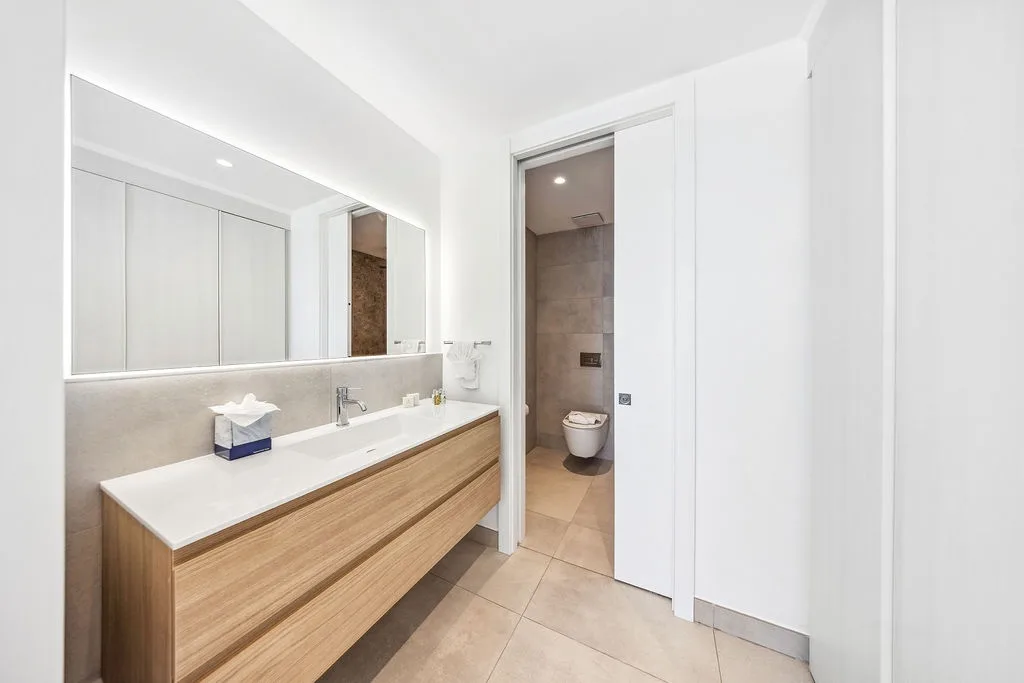 A360.W42 - Elegant 4BR Retreat | Steps to Eagle Beach