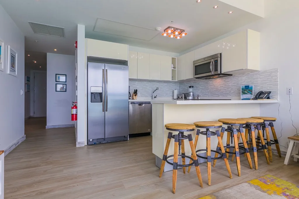 2BS-Blue532 - Luxurious Oceanfront 2-Bedroom Condo in Aruba