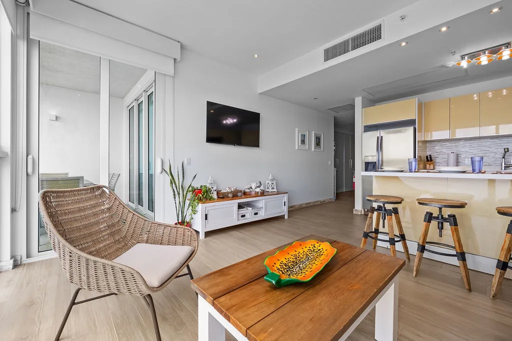 2BS-Blue532 - Luxurious Oceanfront 2-Bedroom Condo in Aruba