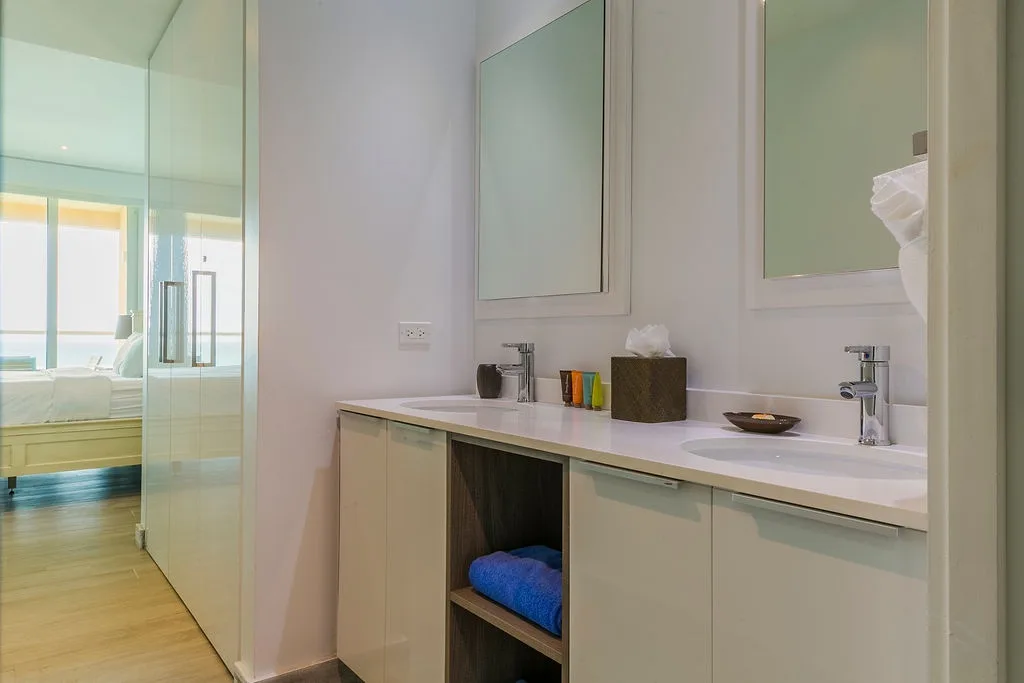 2BS-Blue532 - Luxurious Oceanfront 2-Bedroom Condo in Aruba