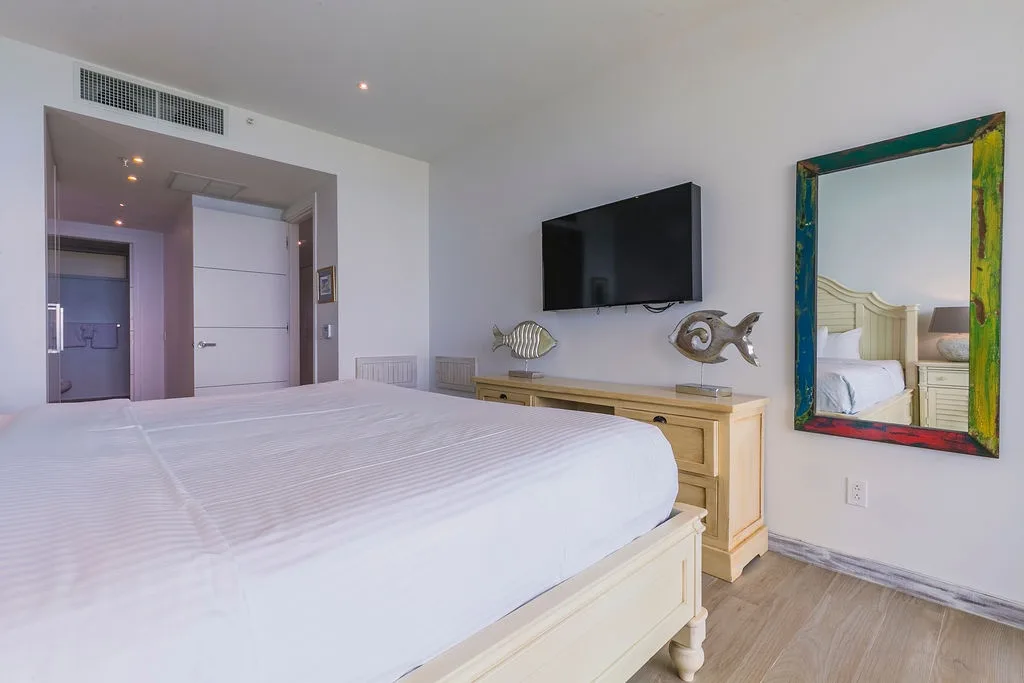 2BS-Blue532 - Luxurious Oceanfront 2-Bedroom Condo in Aruba
