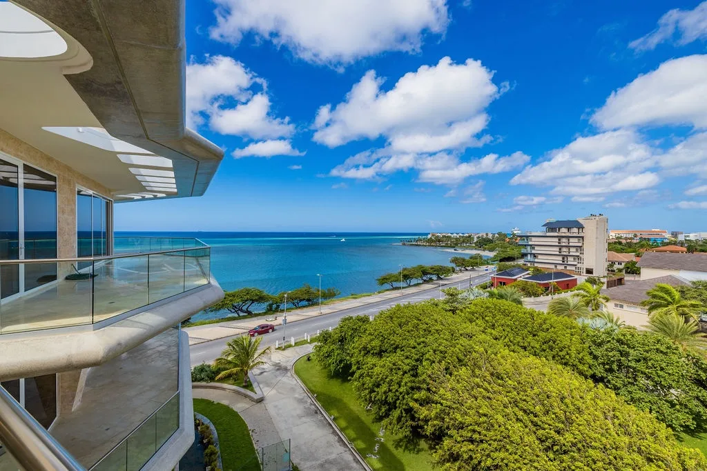 5BPH-Coral15 - Oceanfront Exclusive Penthouse with Stunning Views and Private Pool Home-Theater Included