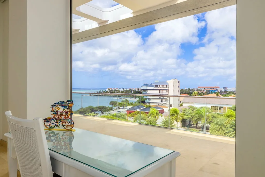 5BPH-Coral15 - Oceanfront Exclusive Penthouse with Stunning Views and Private Pool Home-Theater Included