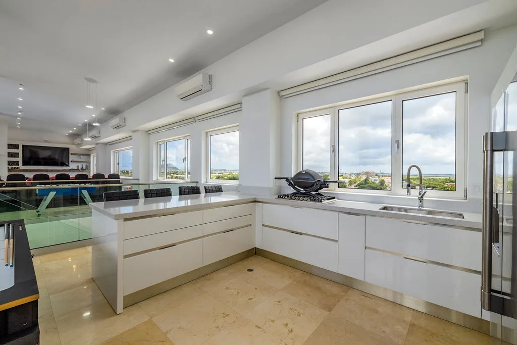 5BPH-Coral15 - Oceanfront Exclusive Penthouse with Stunning Views and Private Pool Home-Theater Included