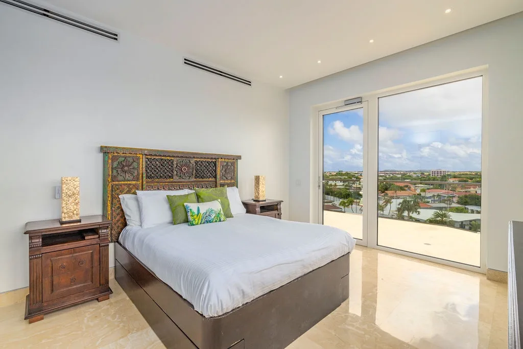 5BPH-Coral15 - Oceanfront Exclusive Penthouse with Stunning Views and Private Pool Home-Theater Included