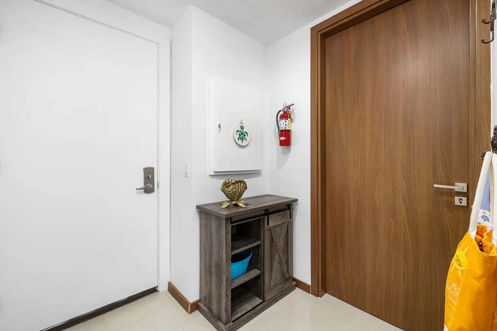 3BS-Blue311 - Let the Sea Set You Free with This 3BDR Corner Unit
