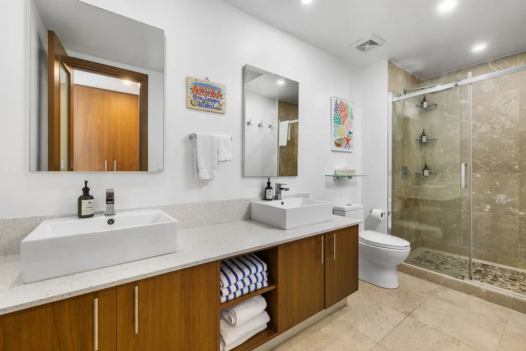 3BS-Blue311 - Let the Sea Set You Free with This 3BDR Corner Unit