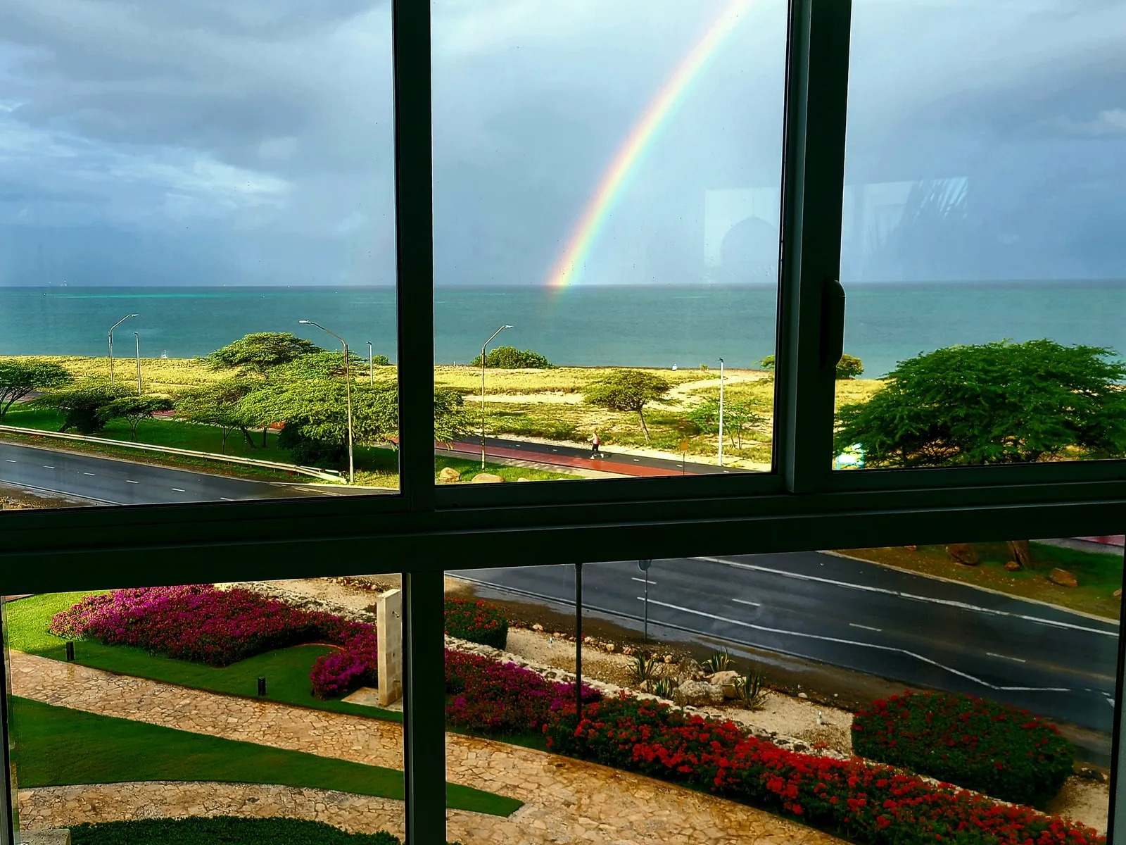 3BS-Blue311 - Let the Sea Set You Free with This 3BDR Corner Unit