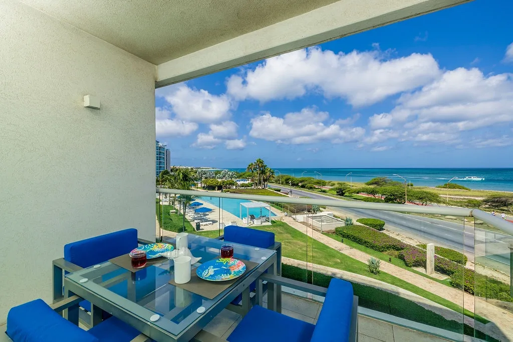3BS-Blue311 - Let the Sea Set You Free with This 3BDR Corner Unit