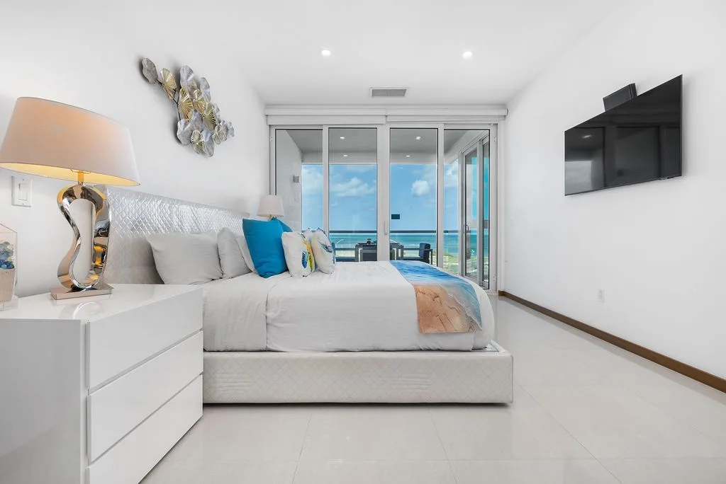 3BS-Blue311 - Let the Sea Set You Free with This 3BDR Corner Unit