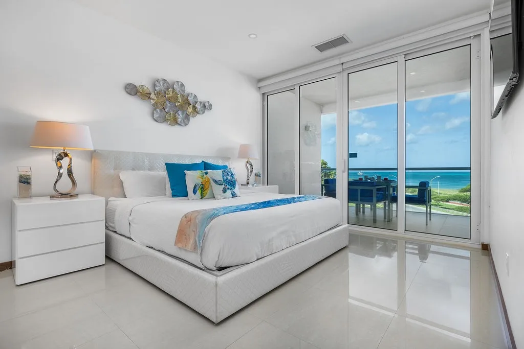 3BS-Blue311 - Let the Sea Set You Free with This 3BDR Corner Unit