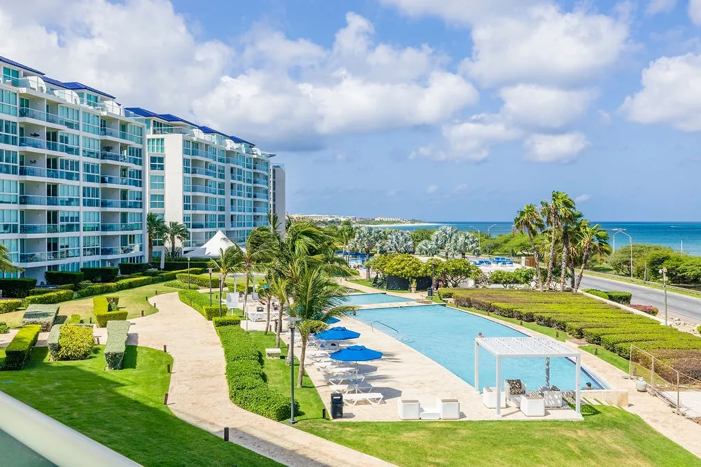 3BS-Blue311 - Let the Sea Set You Free with This 3BDR Corner Unit