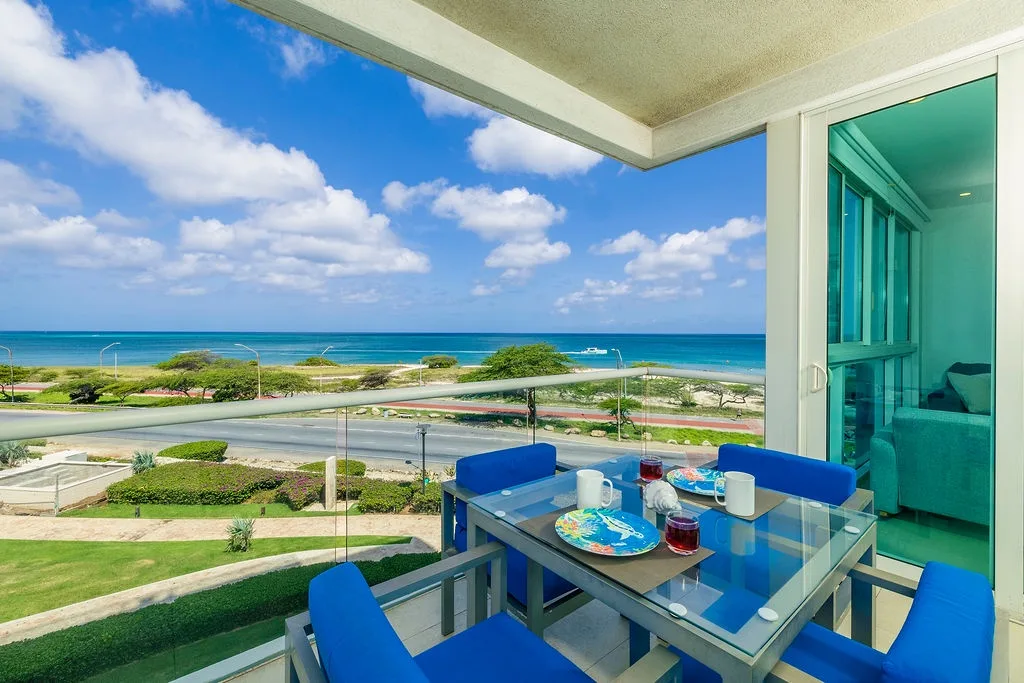 3BS-Blue311 - Let the Sea Set You Free with This 3BDR Corner Unit