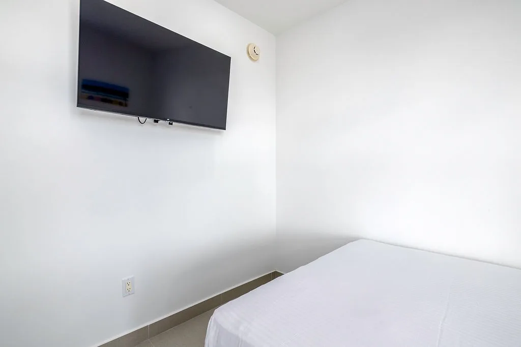 3BS-Azure628 - Exclusive Oceanfront Corner 3 bedroom 3 Bath Condominium
